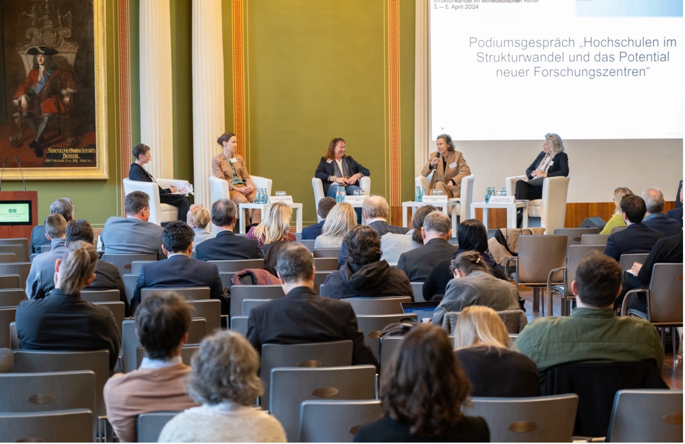 Mehr über den Artikel erfahren Videoeindrücke der Konferenz „Transformative Praxis – Wissenschaft, Transfer und Strukturwandel im Mitteldeutschen Revier“ (3.-5. April 2024)